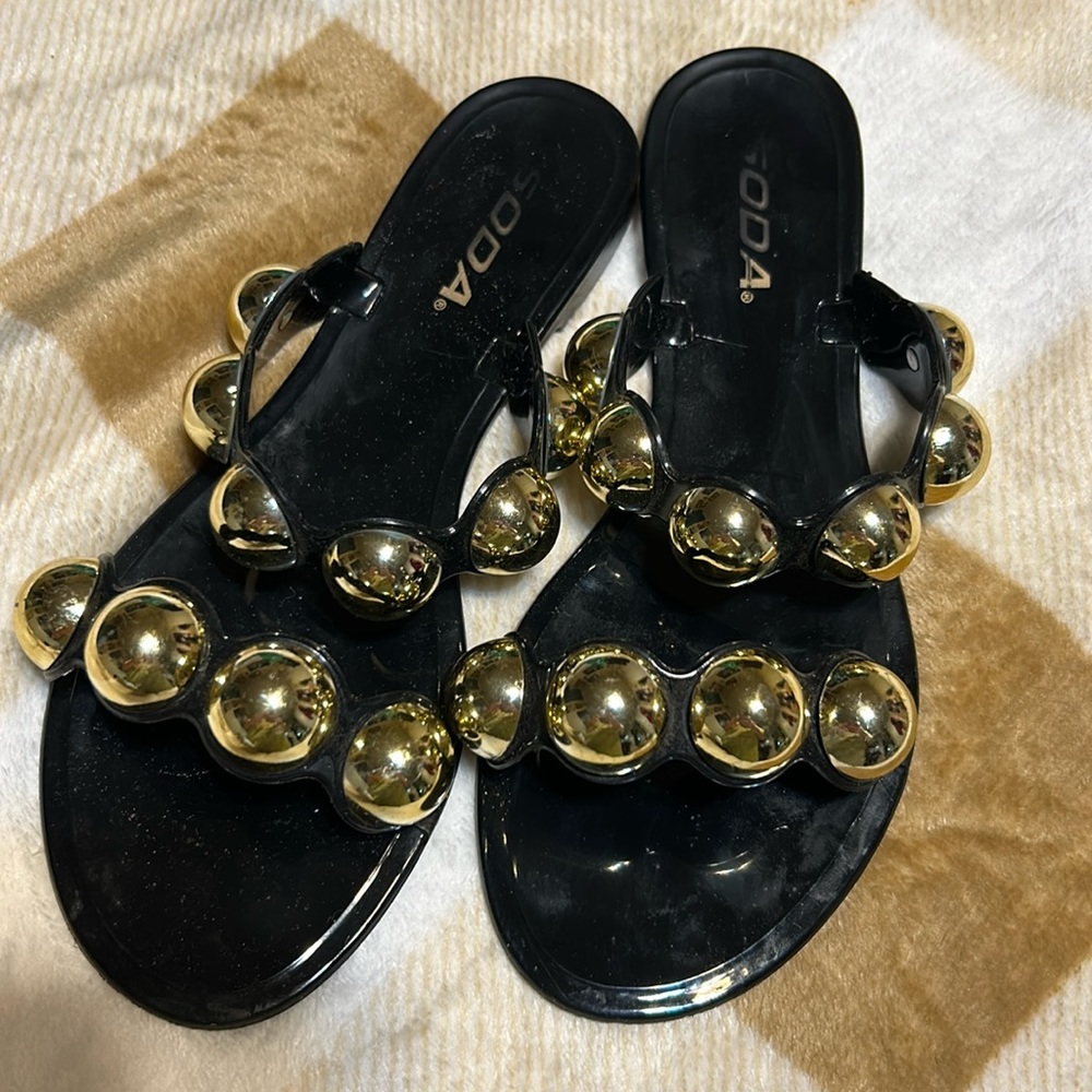 Soda black sandals